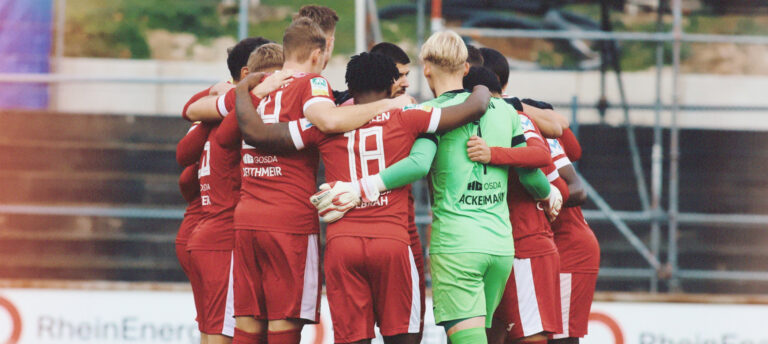Rot Weiss Ahlen feiert 2:0-Sieg gegen FC Köln U21