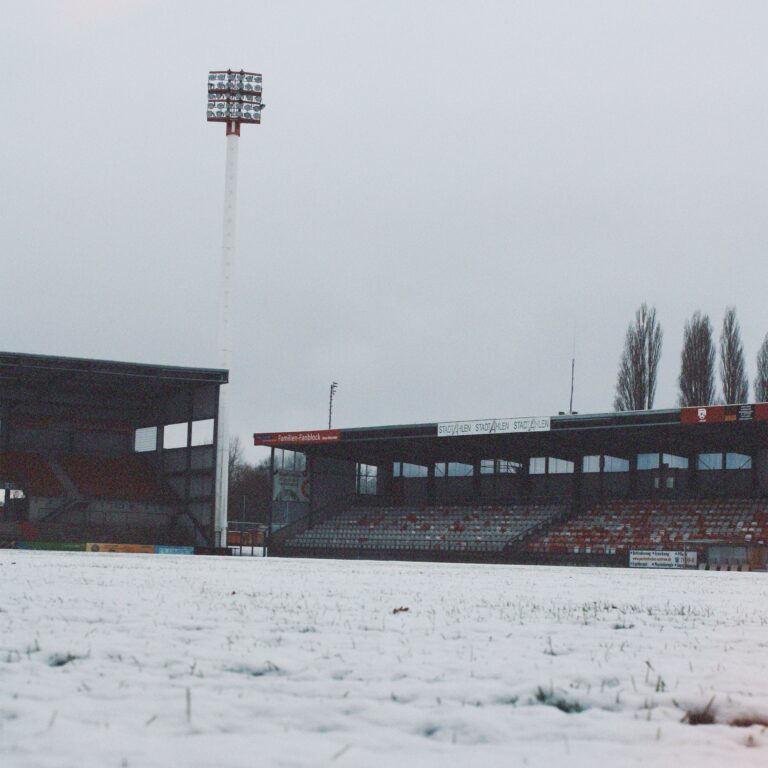 Spiel gegen FC Schalke U23 erneut abgesagt – Winterpause beginnt mit Sieg gegen FC Köln U21
